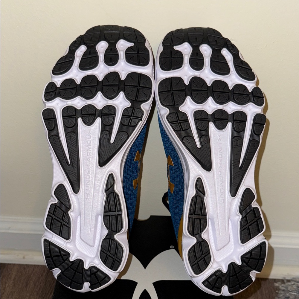 Under Armour Charged Gemini Mens size 9 Deluxe Comfort System - Picture 7 of 9